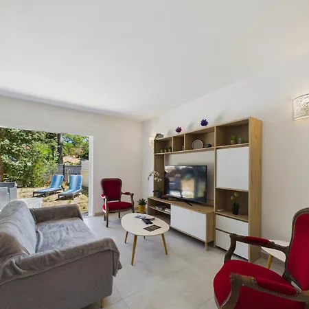 A 450 M De La - Maison 4 Adultes Et 2enfants