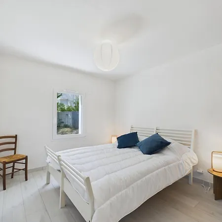A 450 M De La - Maison 4 Adultes Et 2enfants *