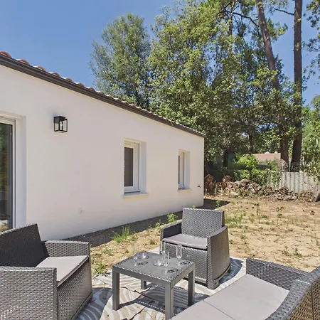 A 450 M De La - Maison 4 Adultes Et 2enfants